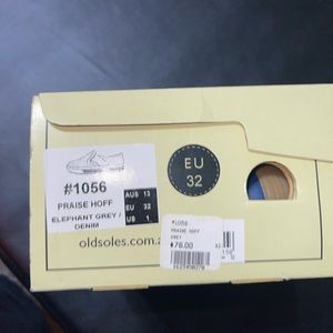 Old soles boys shoes 32 blue cream